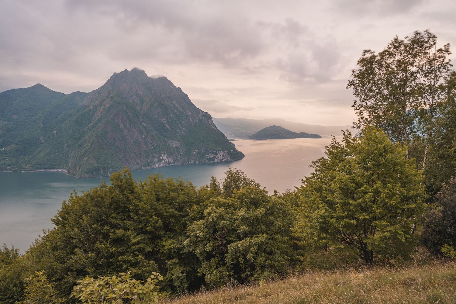 paesaggio-scorcio-corno-trentapassi-vista-lago-andrea-pedretti
