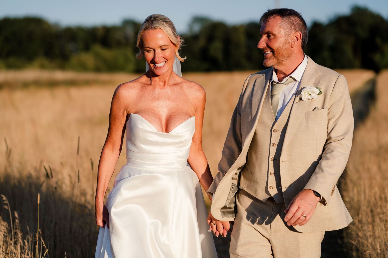Golden hour portraits at Lapstone Barn.