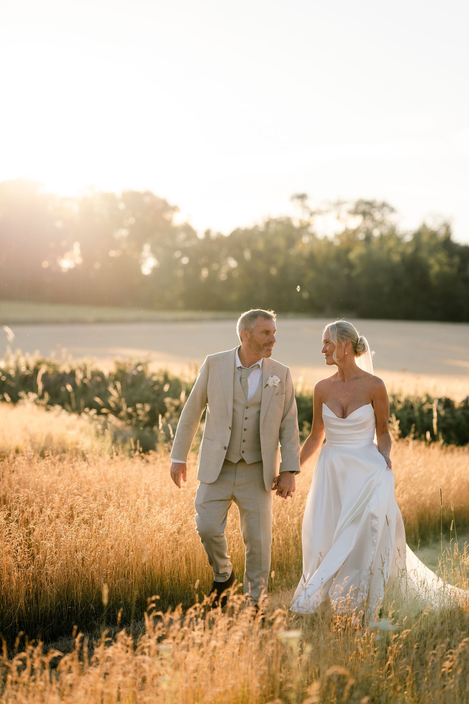 Golden hour portraits at Lapstone Barn.