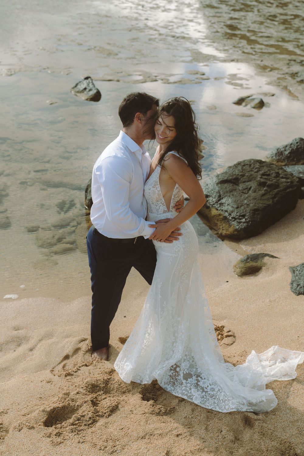 documentary style wedding portraits at Tunnels Beach