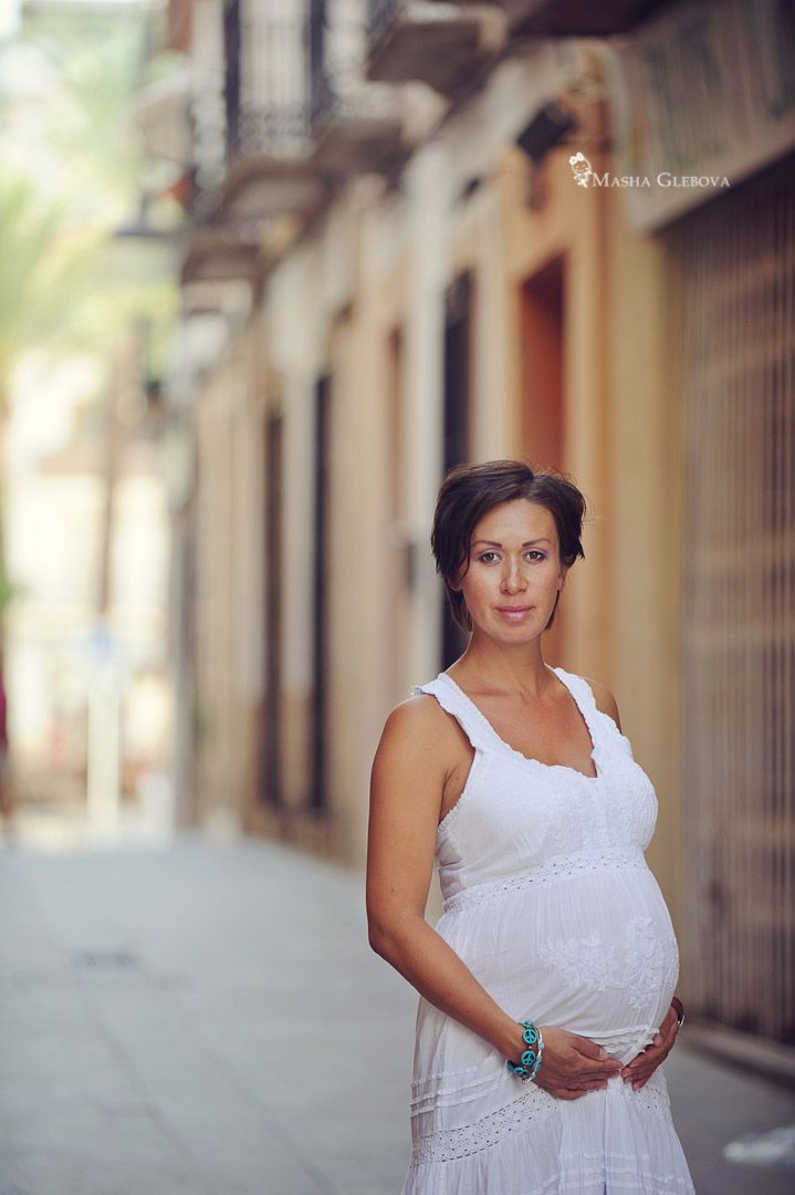 Urban maternity portrait photographed by Houston maternity photographer