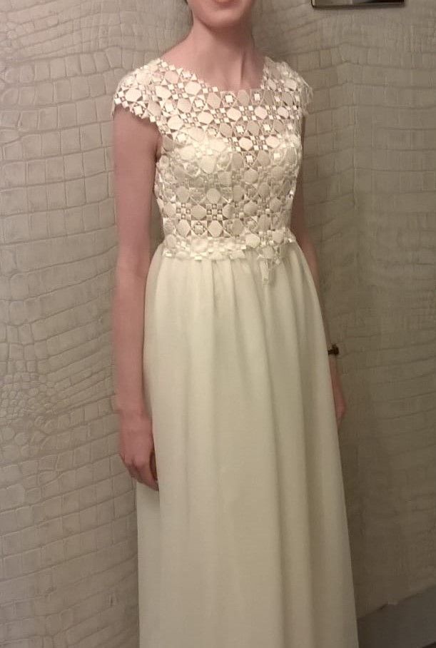 Crèmefarbenes Brautkleid