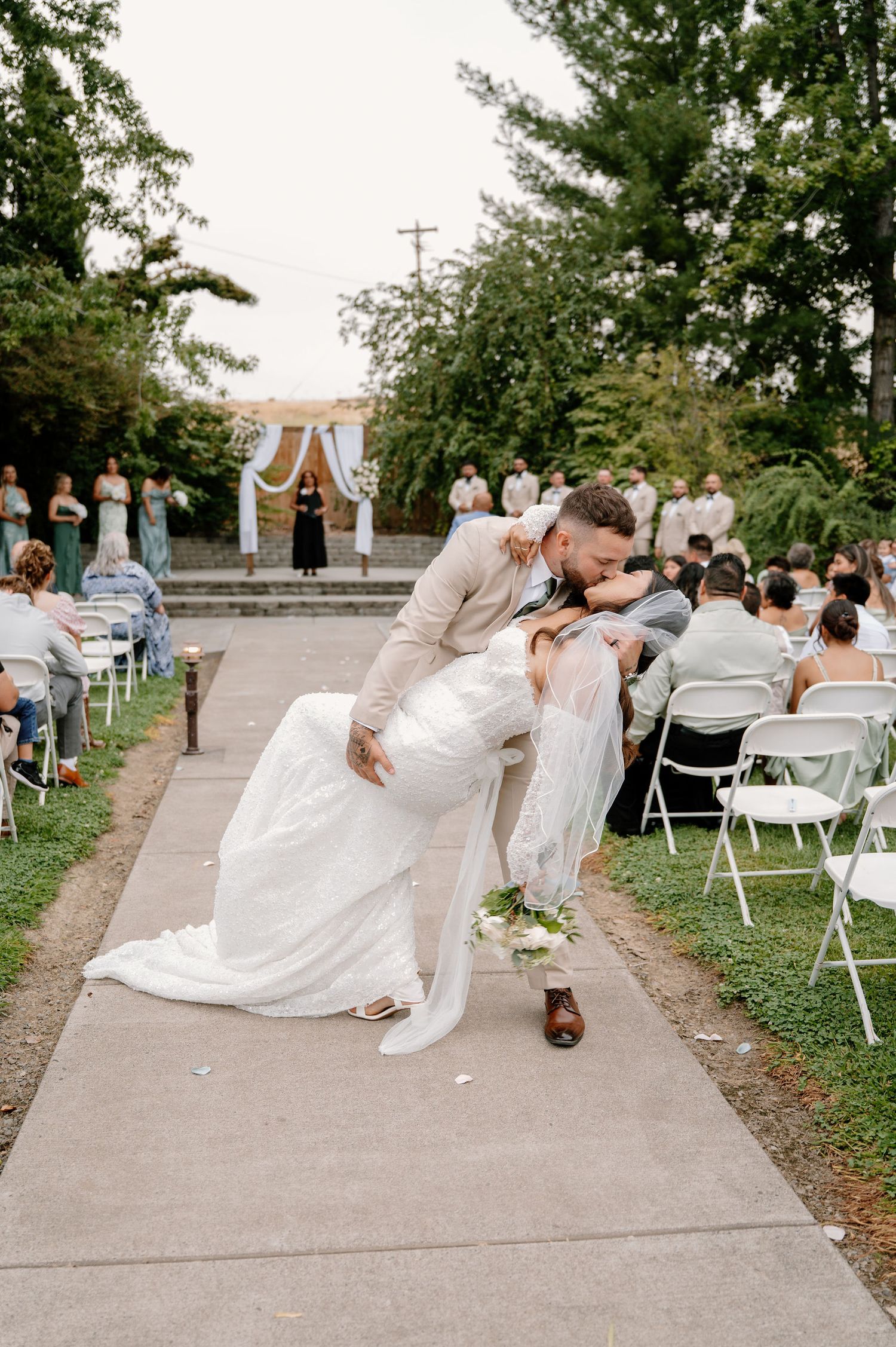 A Shadow Lake Ranch wedding ceremony in Prosser, Washington