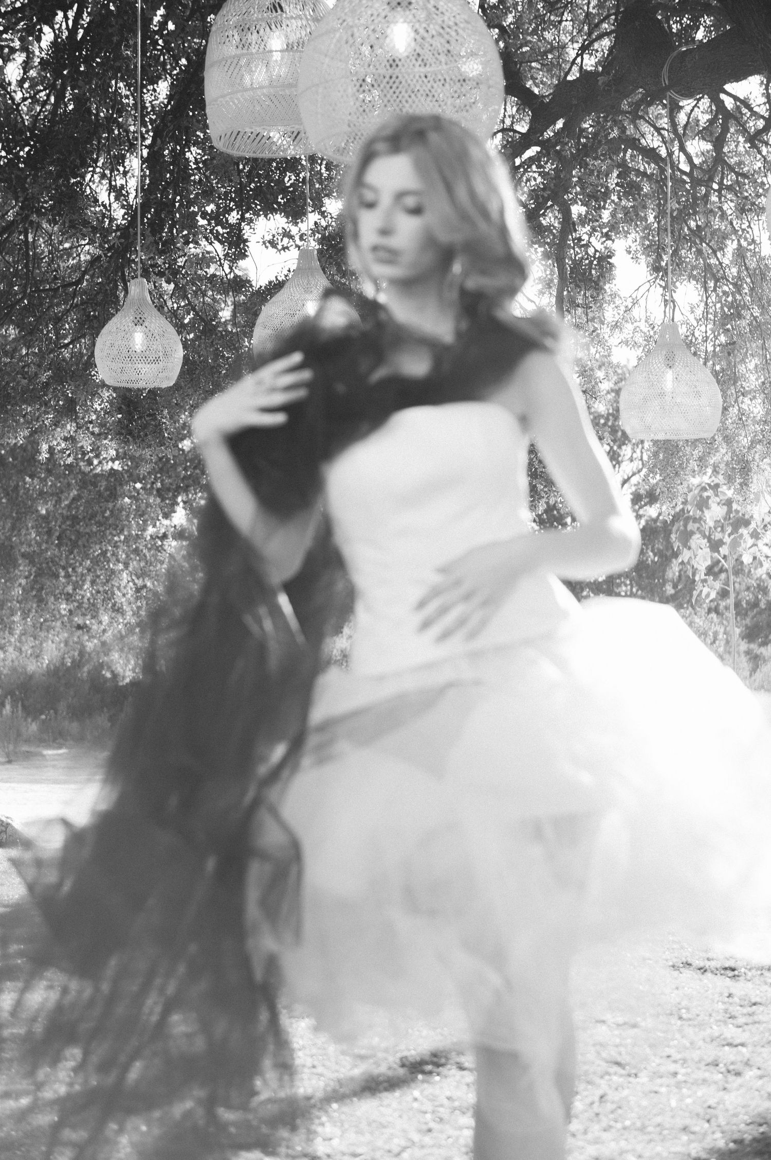 Bridal fashion session Lanieri and Valerie Moreau in Marbella, Nerja, and Málaga. Photo Roberto Centurión.