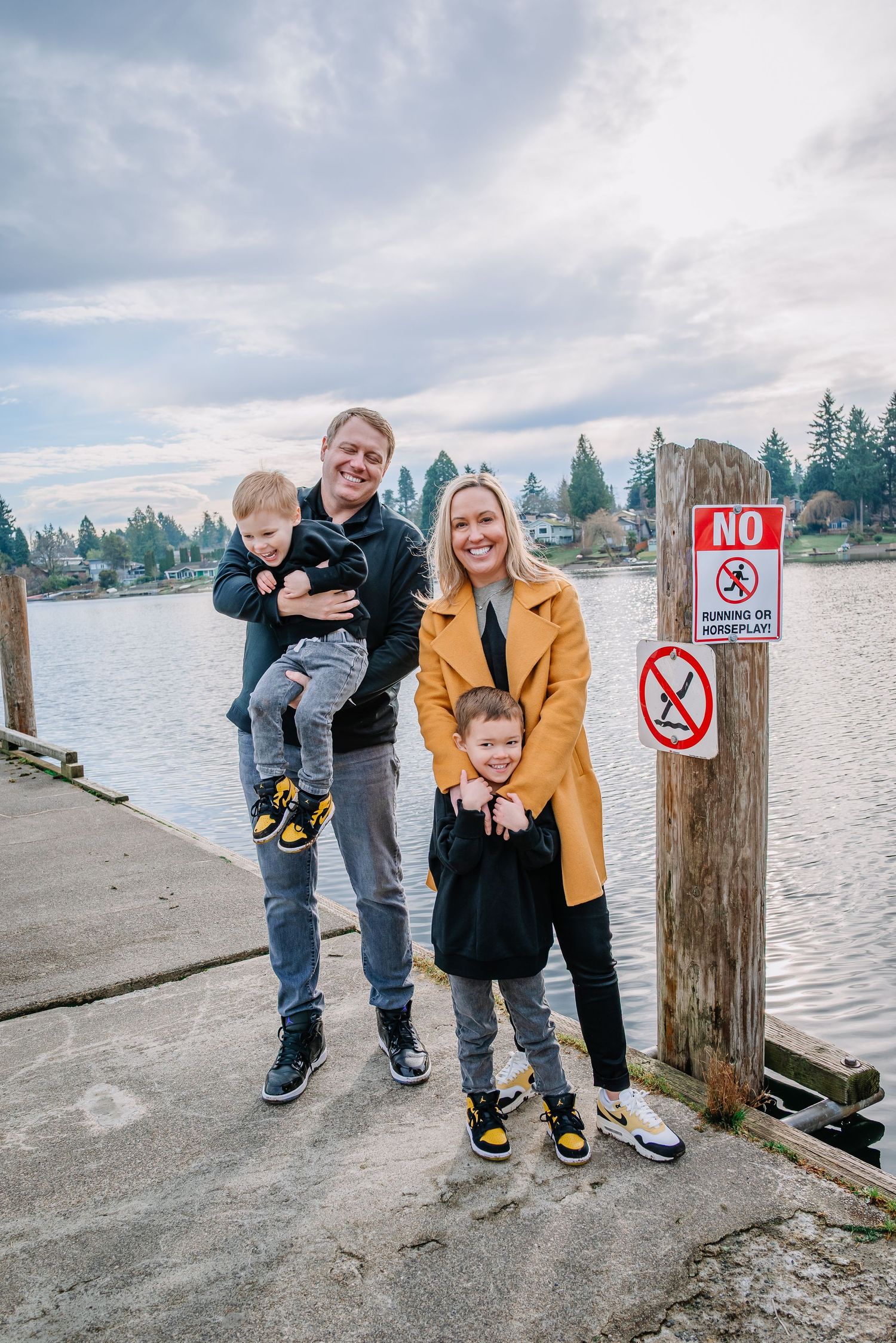 Wide view of Angel Lake Park during a family photography session in SeaTac