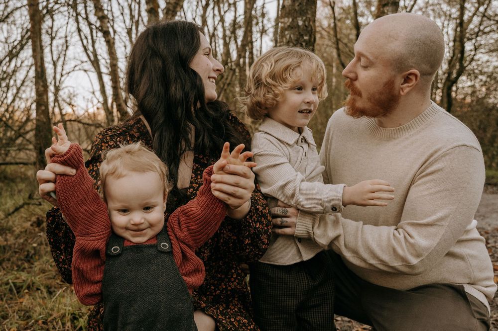 family photoshoot outfit ideas
what to wear for family photos
family photo outfits
Scotland family photography
family portrait outfit