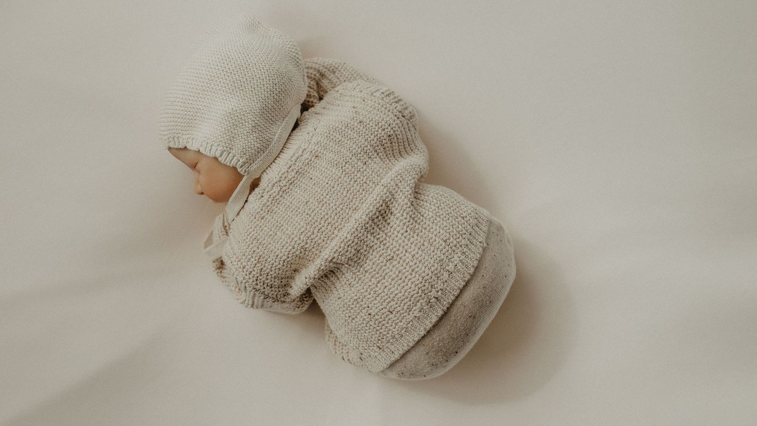 newborn session in home beckenham , bromley , and london