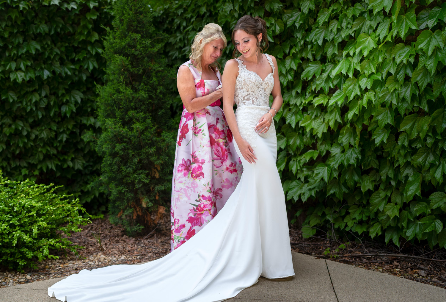 a bride getting ready wedding photo at the corazon