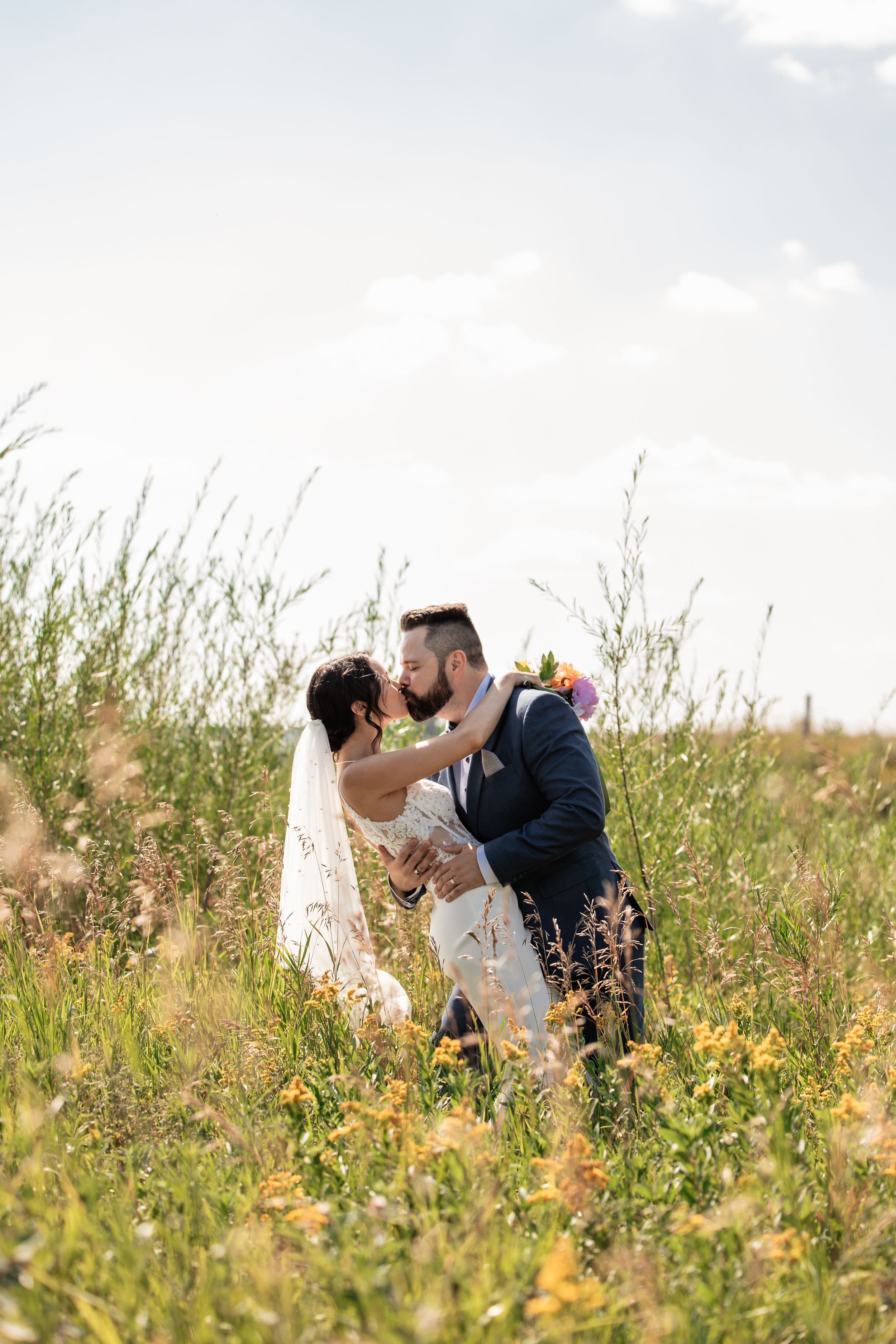 couple kissing