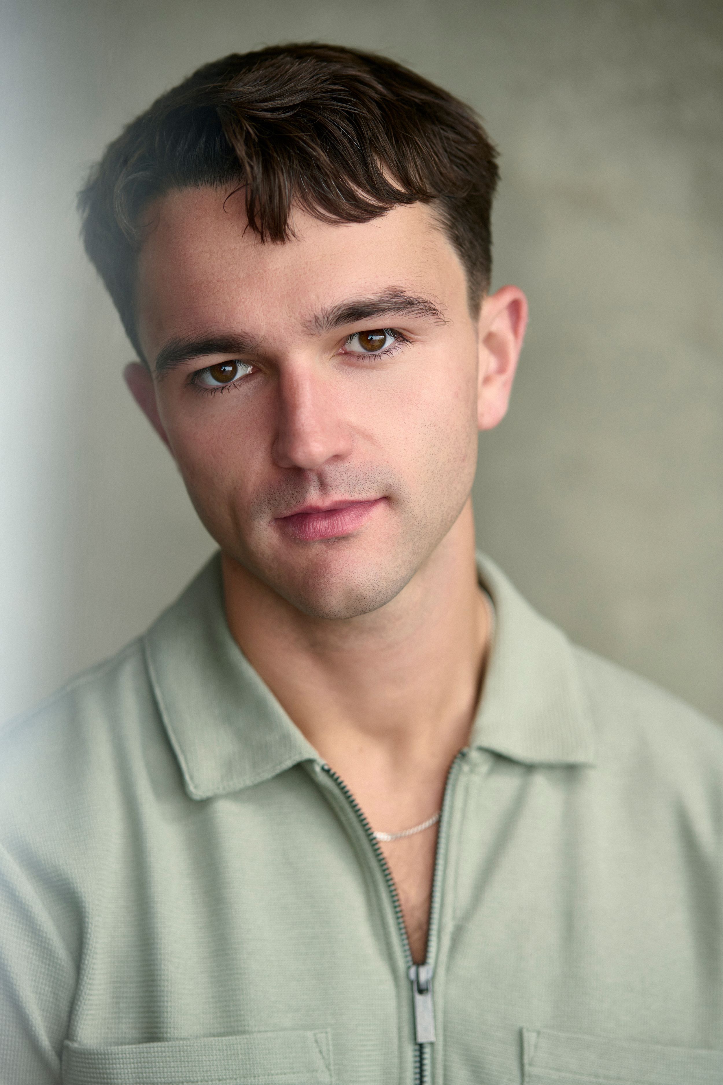 Headshot of actor Louis Ellis