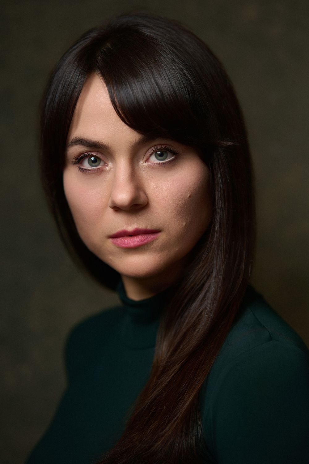 Authentic and natural actors headshot of actor Angelika Wloch