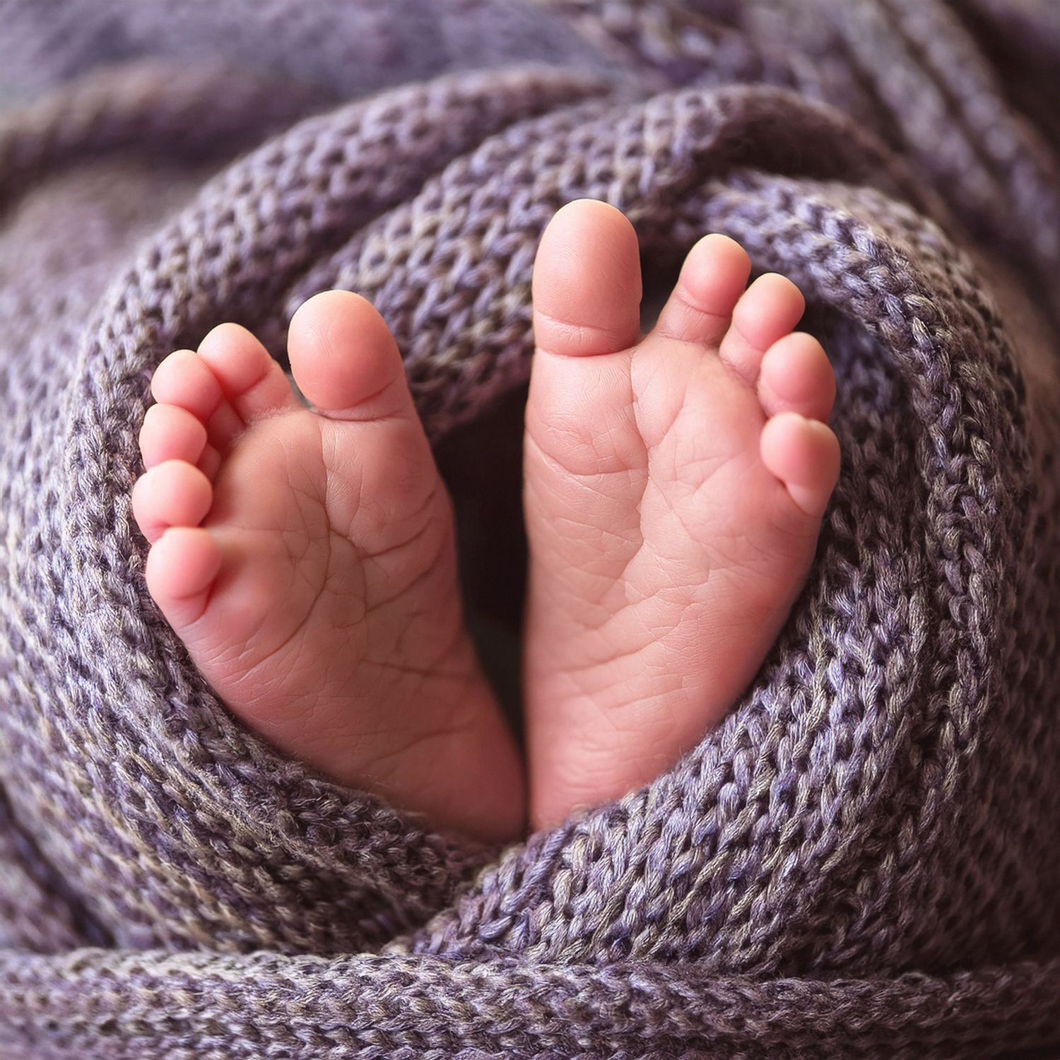Tiny newborn = tiny toes