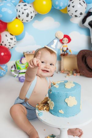 Amy Gray Photography | Newborn, Cake smash, Headshots, Couple, Children, maternity & Family Photographer in Ayr and Girvan