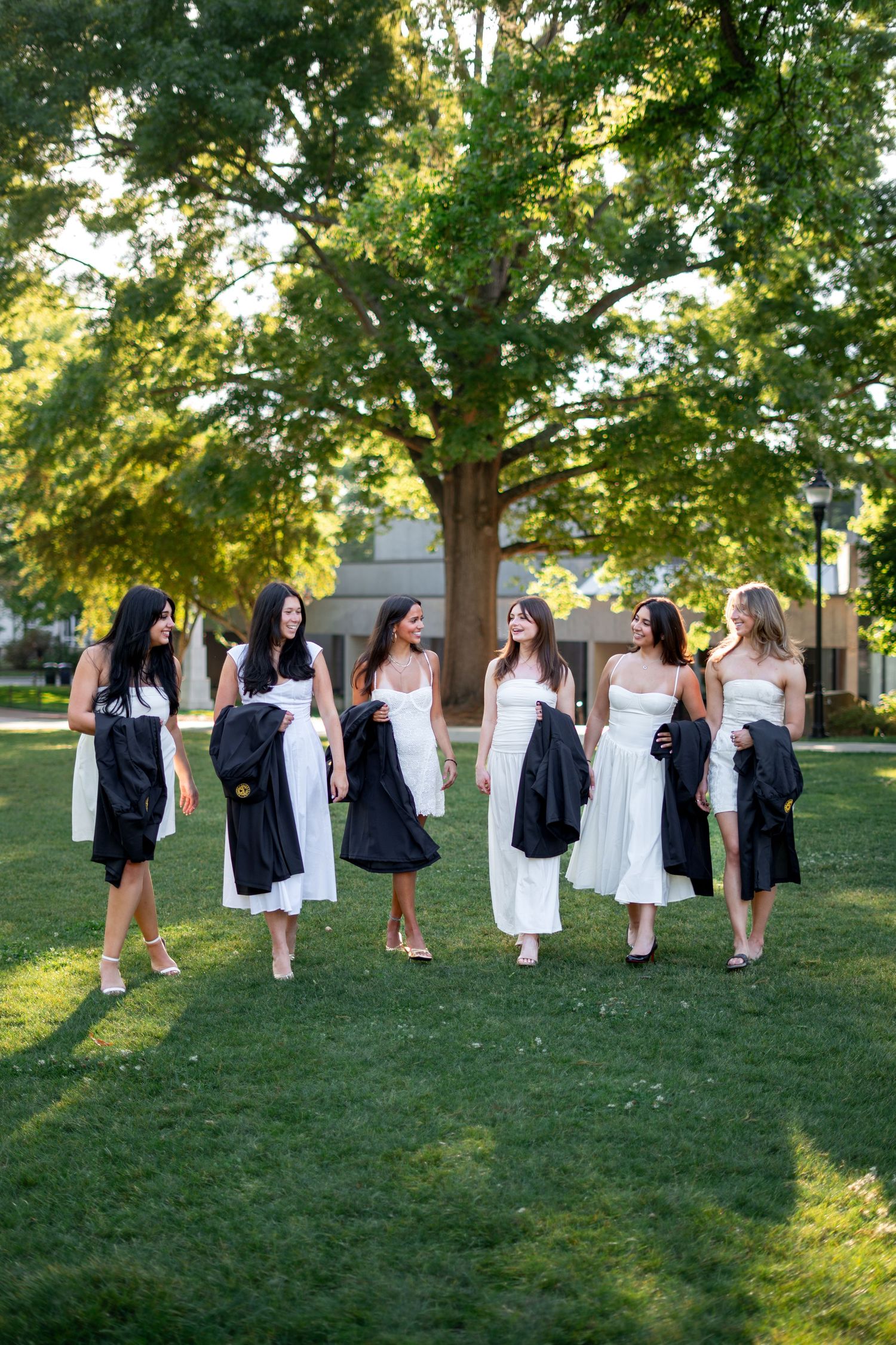 Oglethorpe group grad photographer in atlanta Georgia offering graduation portrait sessions before commencement