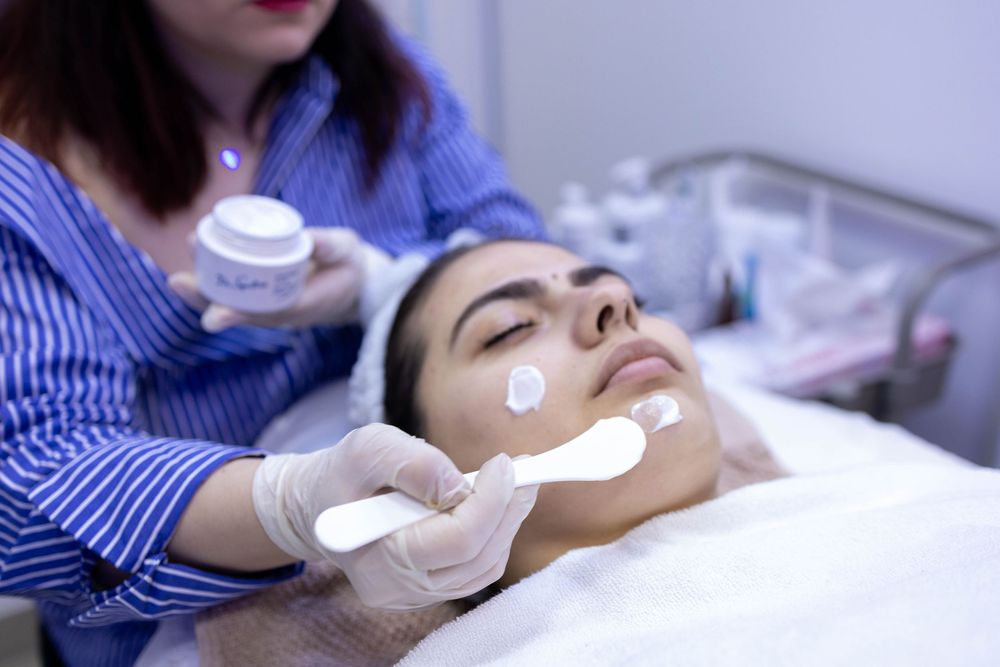 Tratament cosmetic prezentat prin fotografie de brand autentică