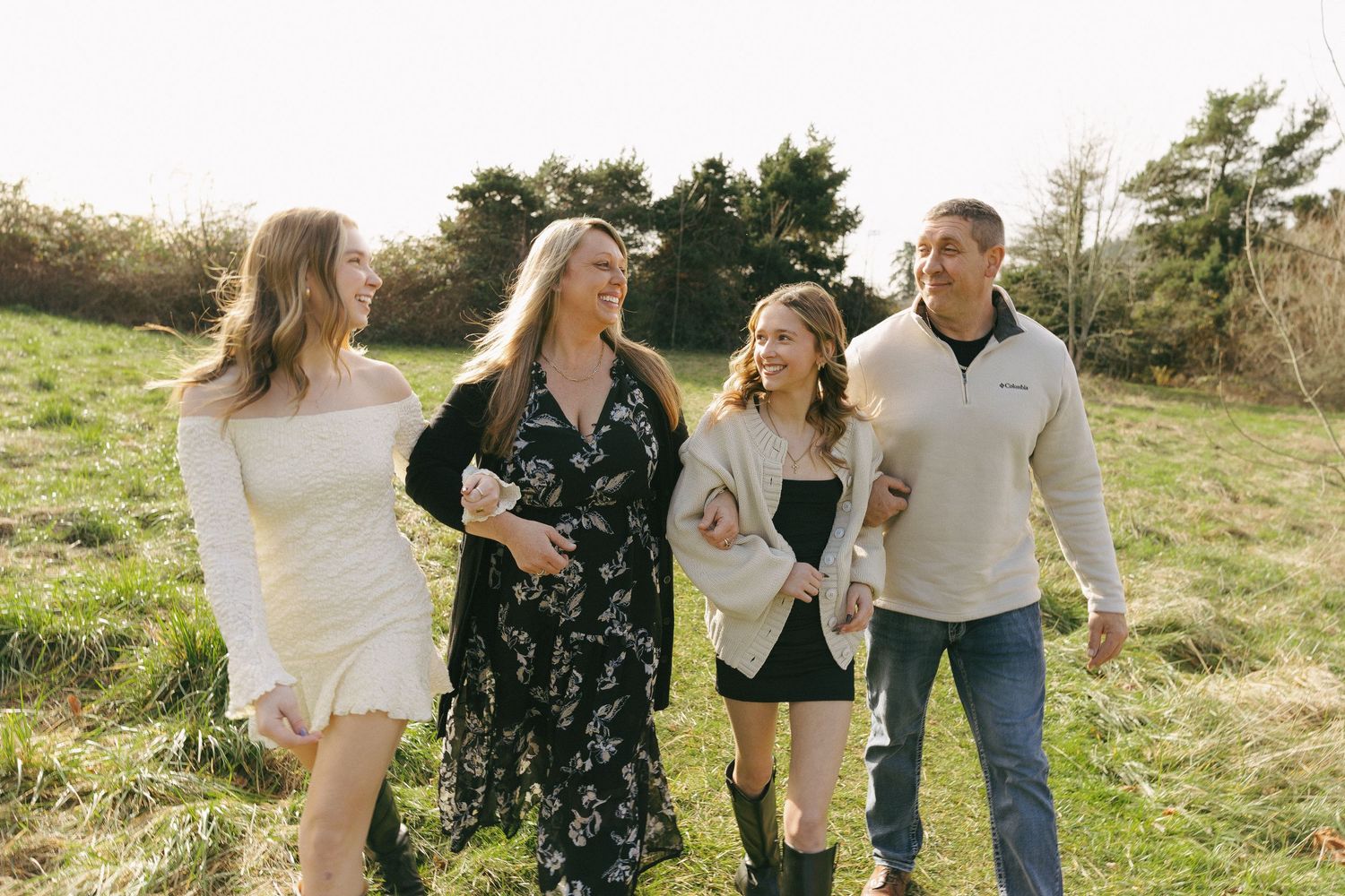 Storytelling Family Photographer in Oregon. Documentary Oregon based photographer. 35mm and Digital Photography.