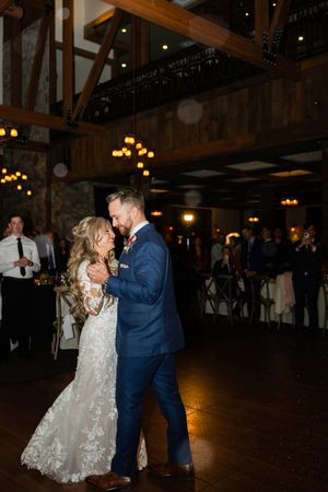 Newlyweds dance together | Sussex County NJ Wedding Photographer