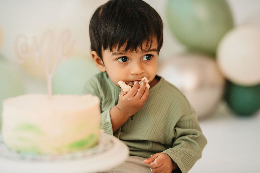 cake smash fotosessioon Tallinnas, family photographer in Tallinn