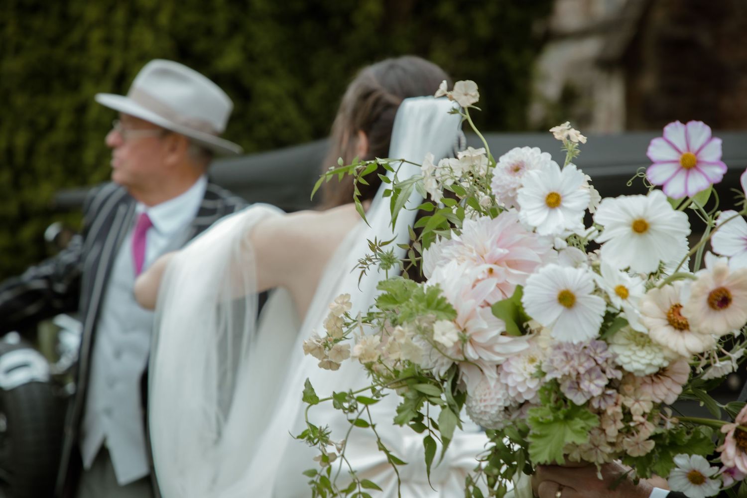 bride vintage car father of the bride luxury wedding tail coats bouquet church ceremony Photography