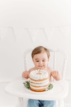 Séance smash the cake, cake smash session, photographie premier anniversaire, gâteau, bébé