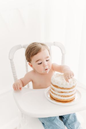 Séance smash the cake, cake smash session, photographie premier anniversaire, gâteau, bébé