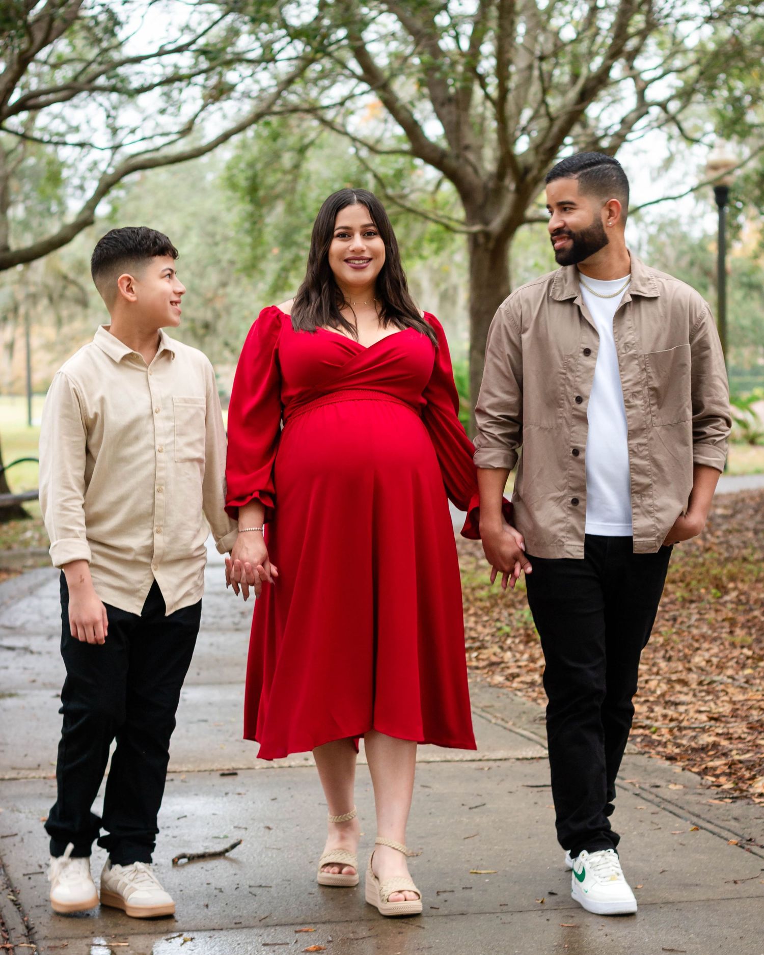 Family photo session in Orlando, Florida – captured by Lucy Knox Photography.