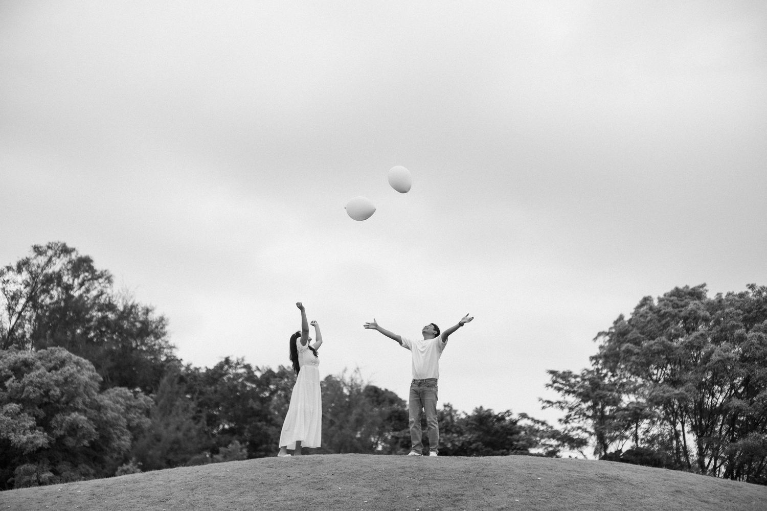Wedding photographer and wedding videographer in Singapore with affordable wedding photography and videography services