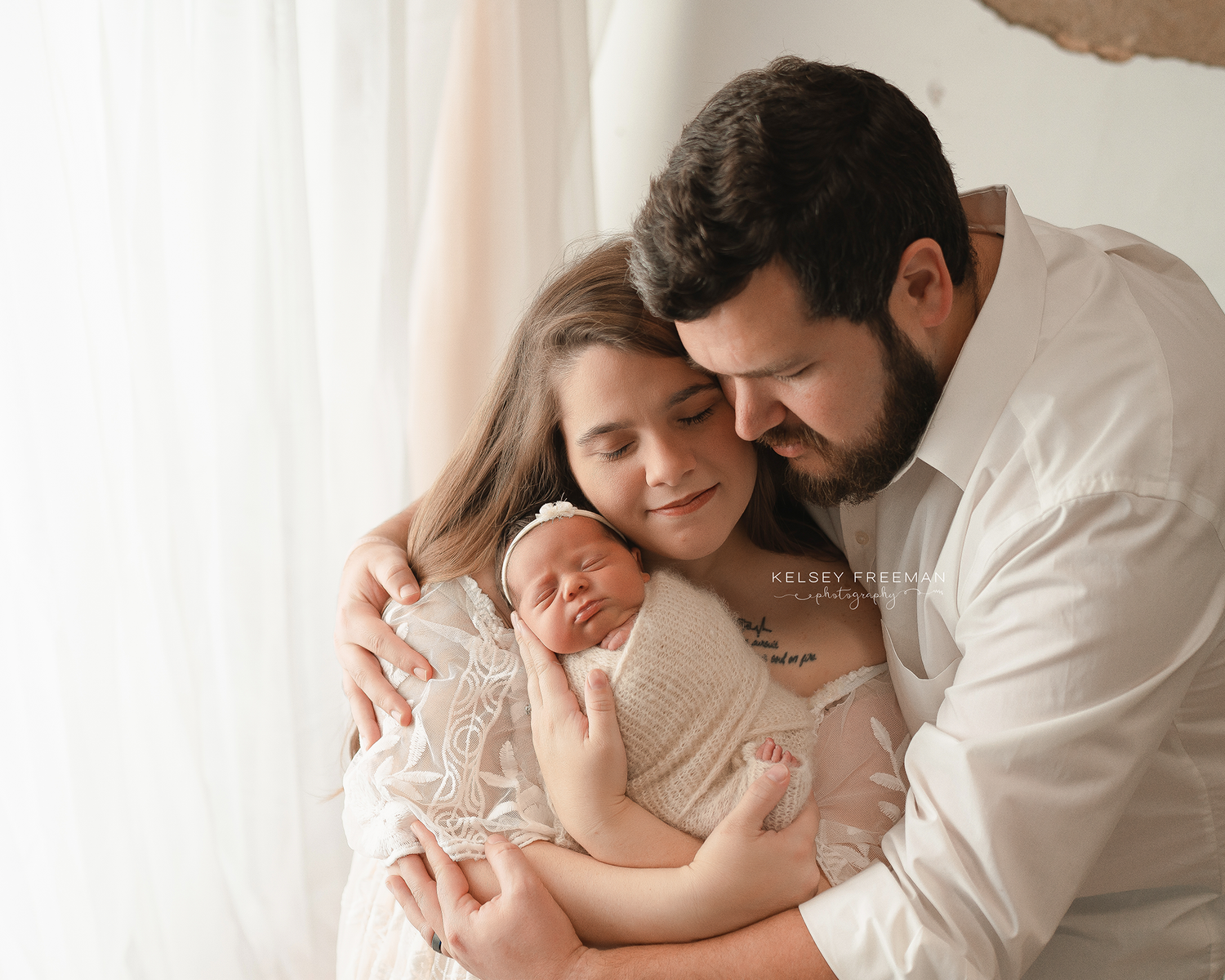 Newborn, maternity, & family photography studio located in between Atlanta, Georgia and Birmingham, Alabama with full service photo studio.