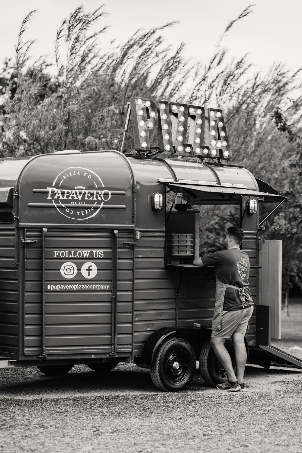 Papavero Pizza truck at the Waterside Country Barn and Mill wedding lakeside venue near Taunton, Somerset. Relaxed Somerset Wedding photo