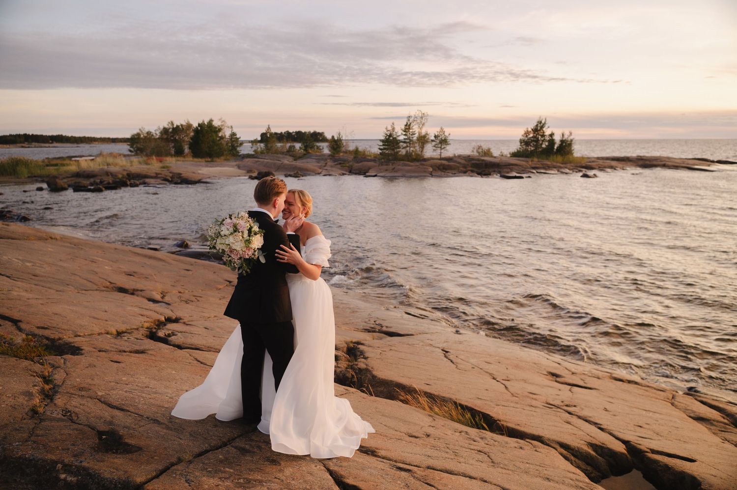 hääkuva kallioilla