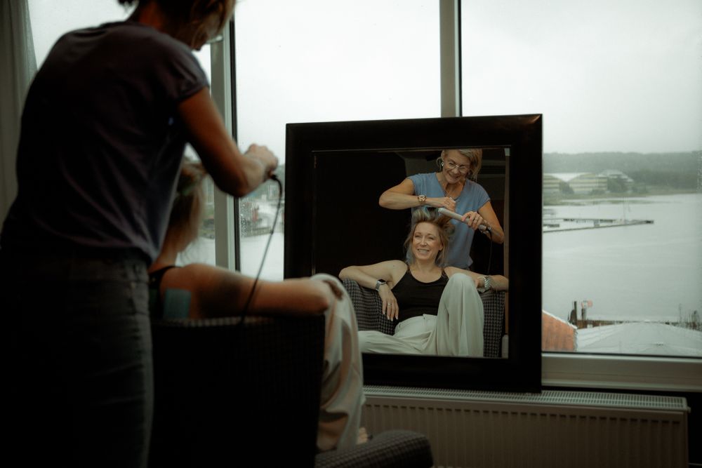 Vacker brud Professionell bröllopsfotograf i Göteborg Naturlig Dokumentär Destination av Forsling Foto