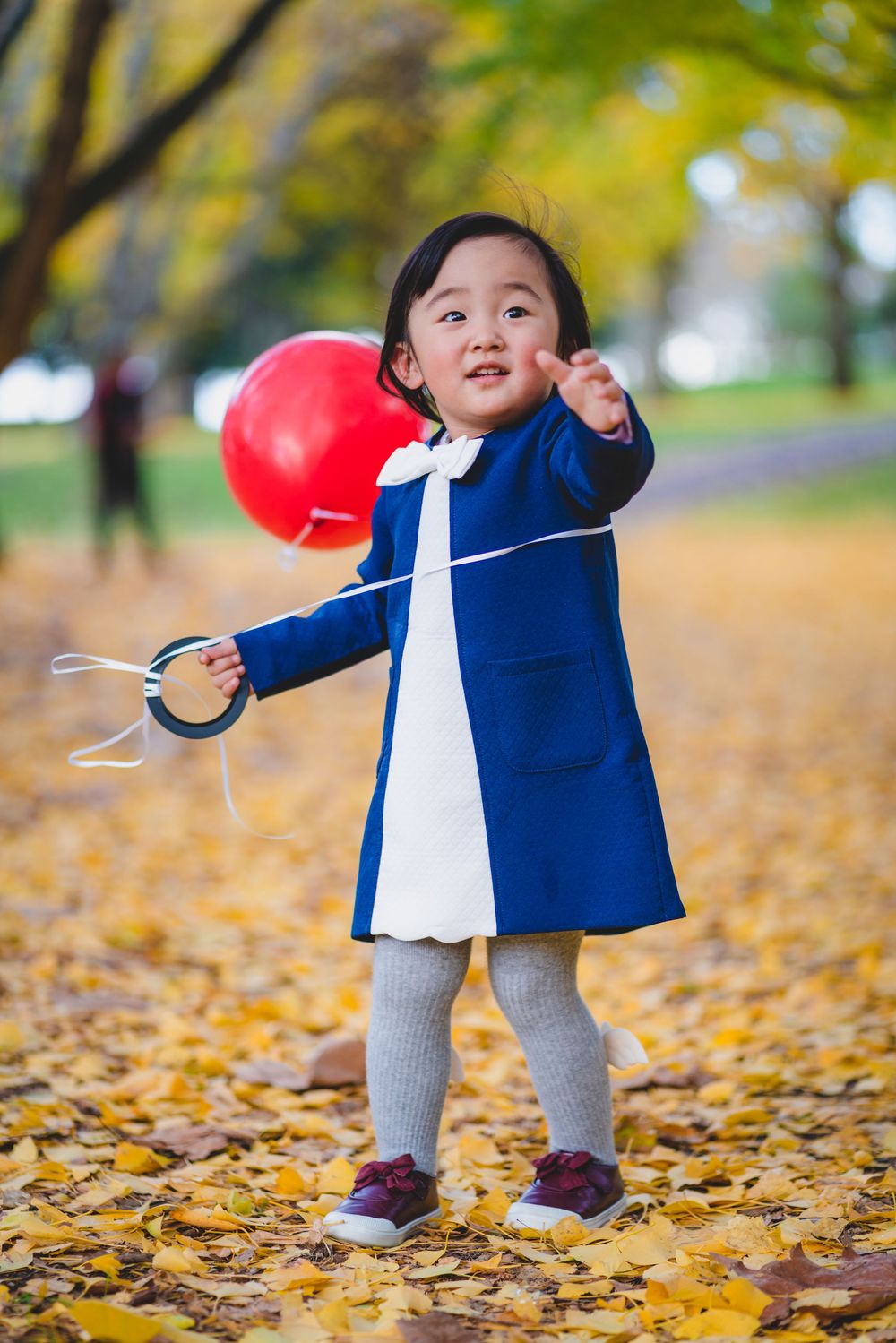 Natural kids and family lifestyle photography at One Tree Hill, captured by an Auckland family photographer.