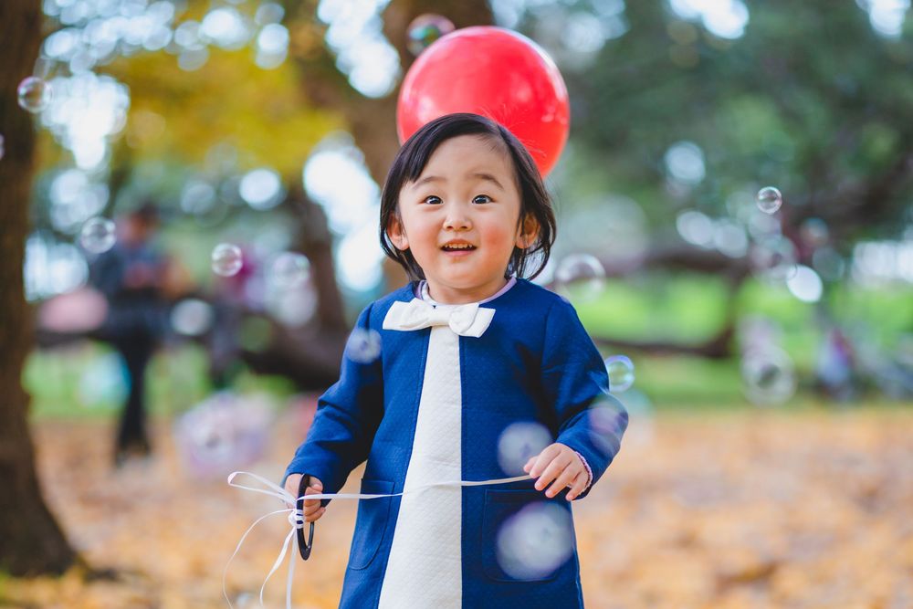 Natural kids and family lifestyle photography at One Tree Hill, captured by an Auckland family photographer.