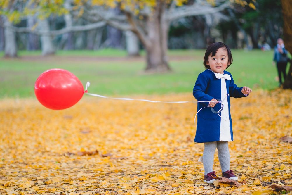 Natural kids and family lifestyle photography at One Tree Hill, captured by an Auckland family photographer.