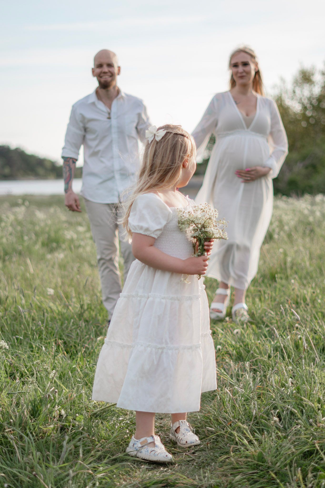 Mysig familjefotografering i naturen