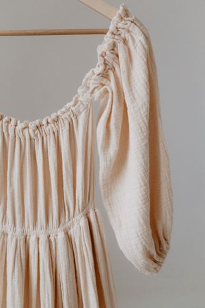 Boho-tyylinen maksimekko – Studiokuvauksen lainavaatteet M-XL | Lempi Visuals
