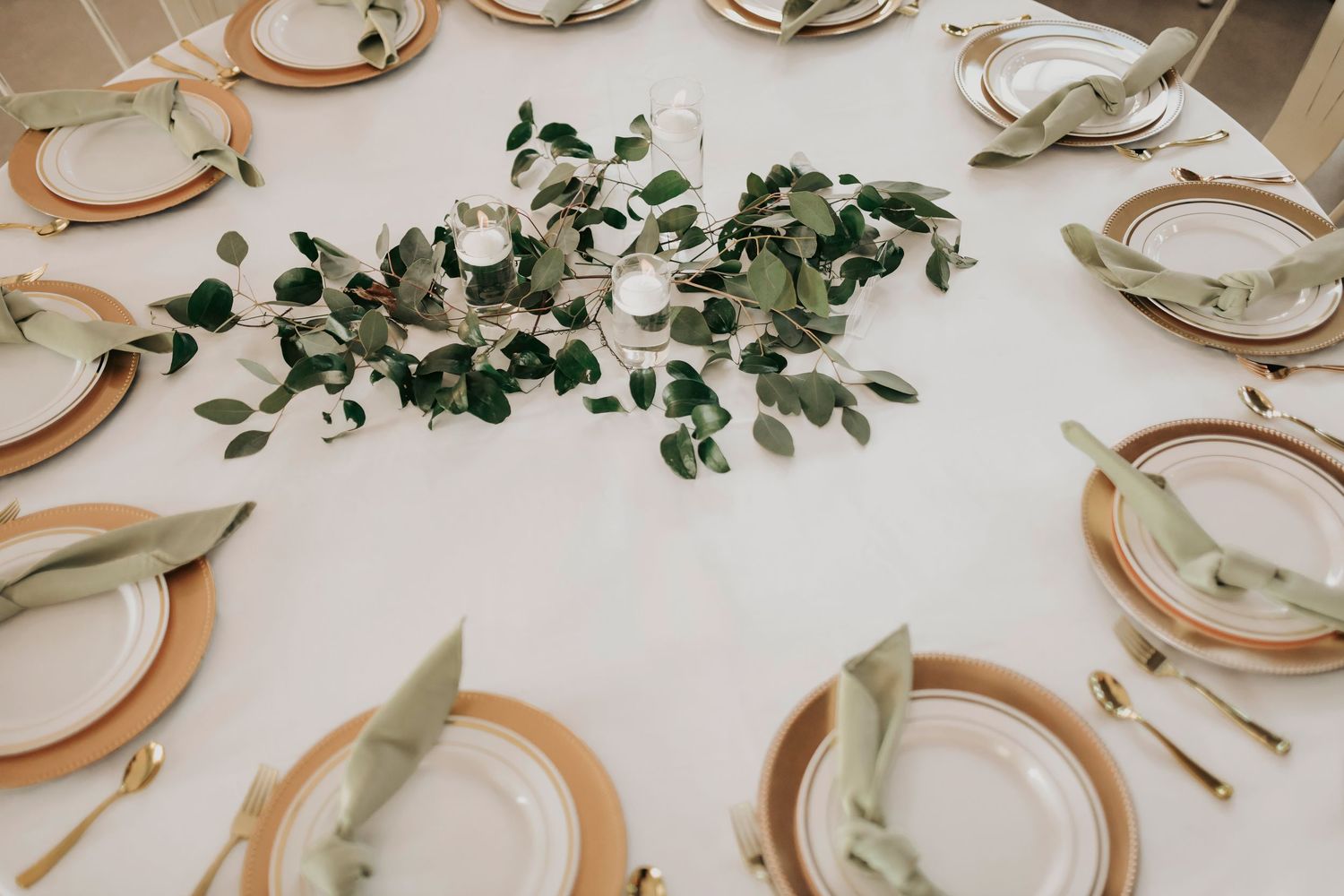 Wedding reception tables at The Barn at Paradise Texas