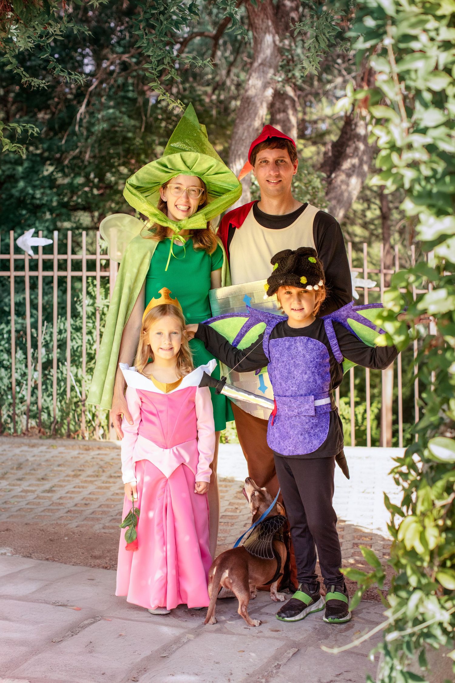 family photo session halloween themed photo shoot at Zilker Botanical Gardens in Austin Texas. Sleeping beauty themed family halloween