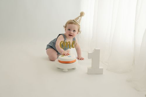 Cake smash session Aberdeen Scotland