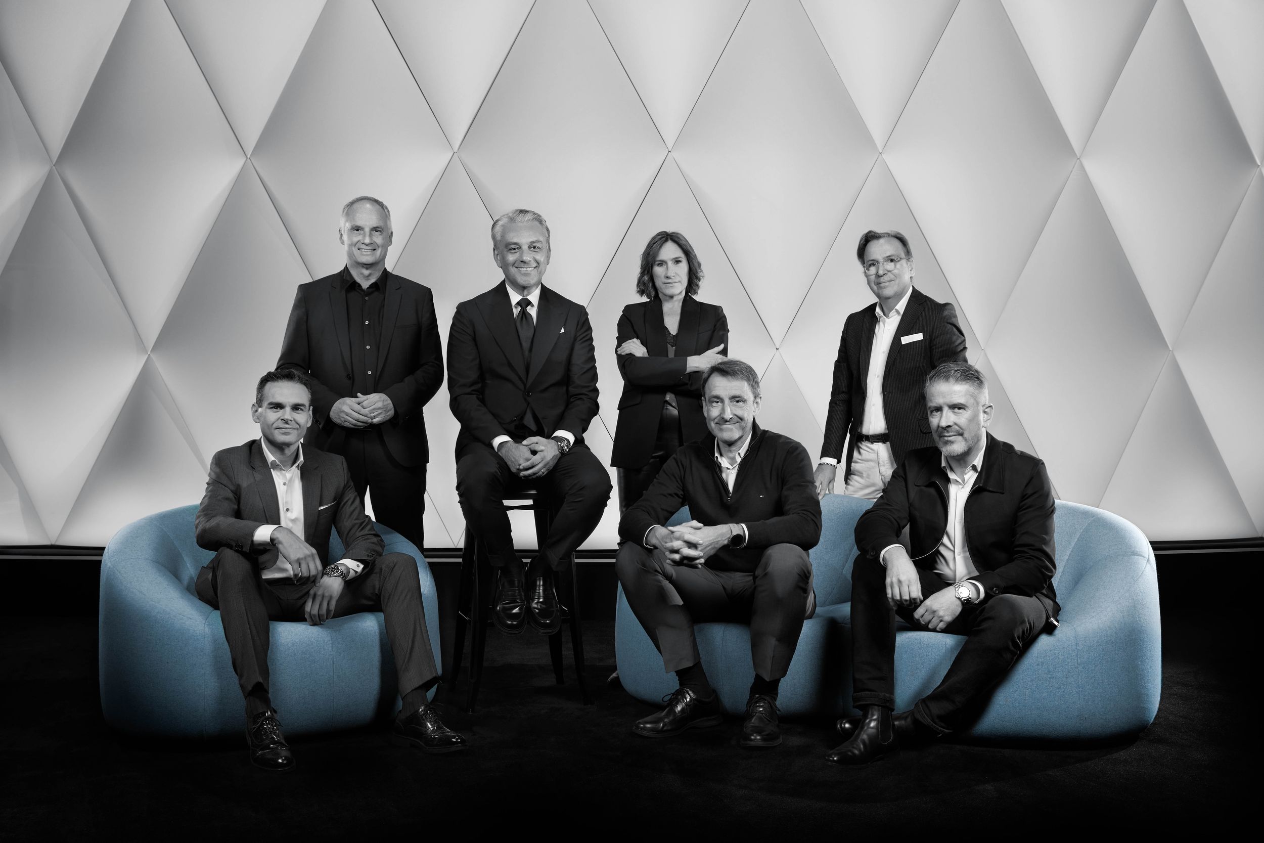 Photo de groupe corporate du Board de Renault avec Luca de Meo, expertise photographie institutionnelle.