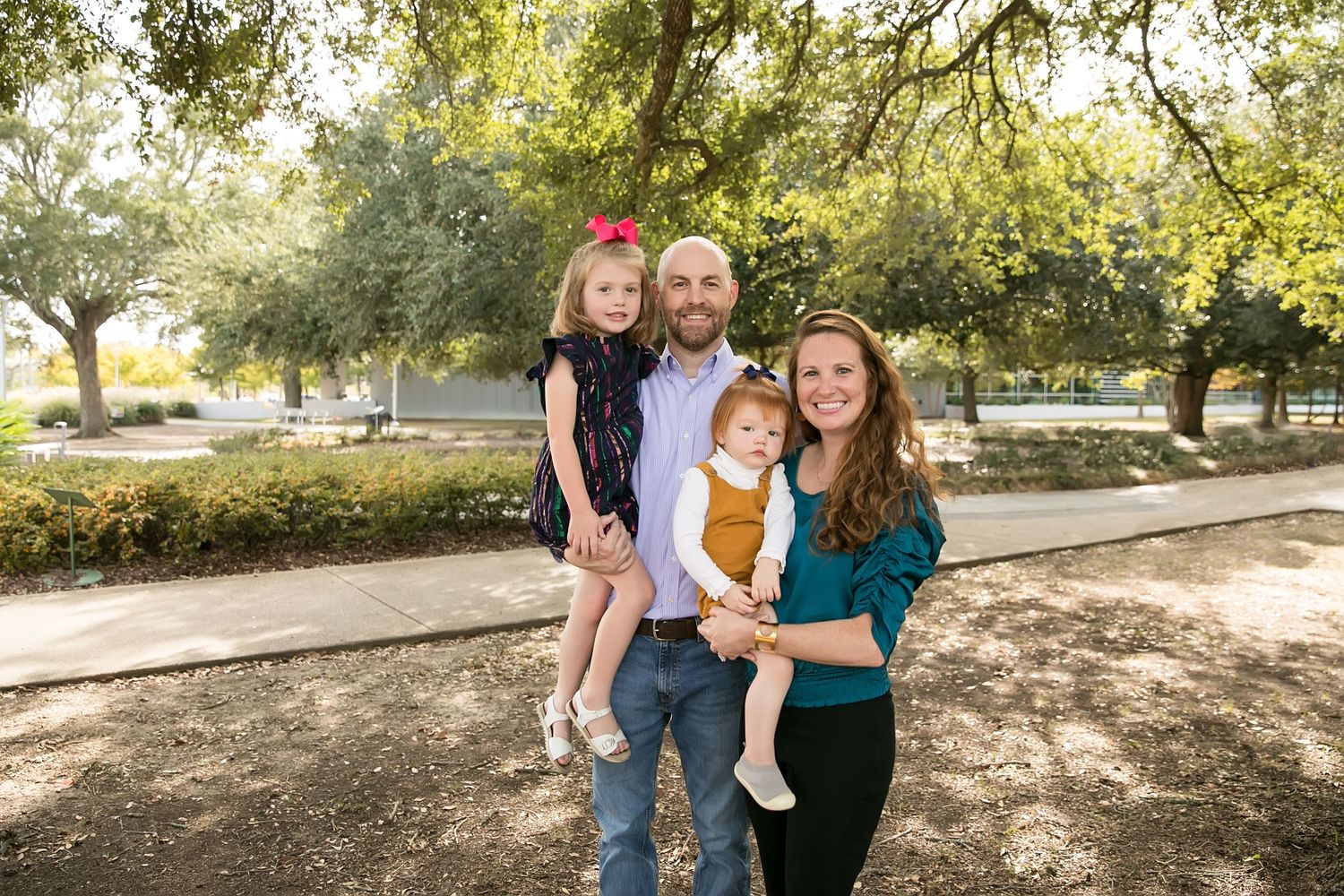 Family mini session at Independence Park Botanical Gardens in Baton Rouge.
