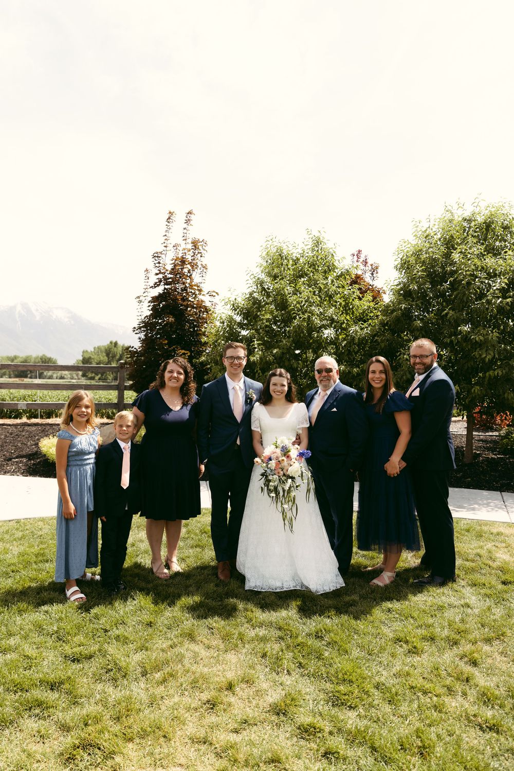 seamless quick Family Pictures Wedding with smiling Bride and Groom