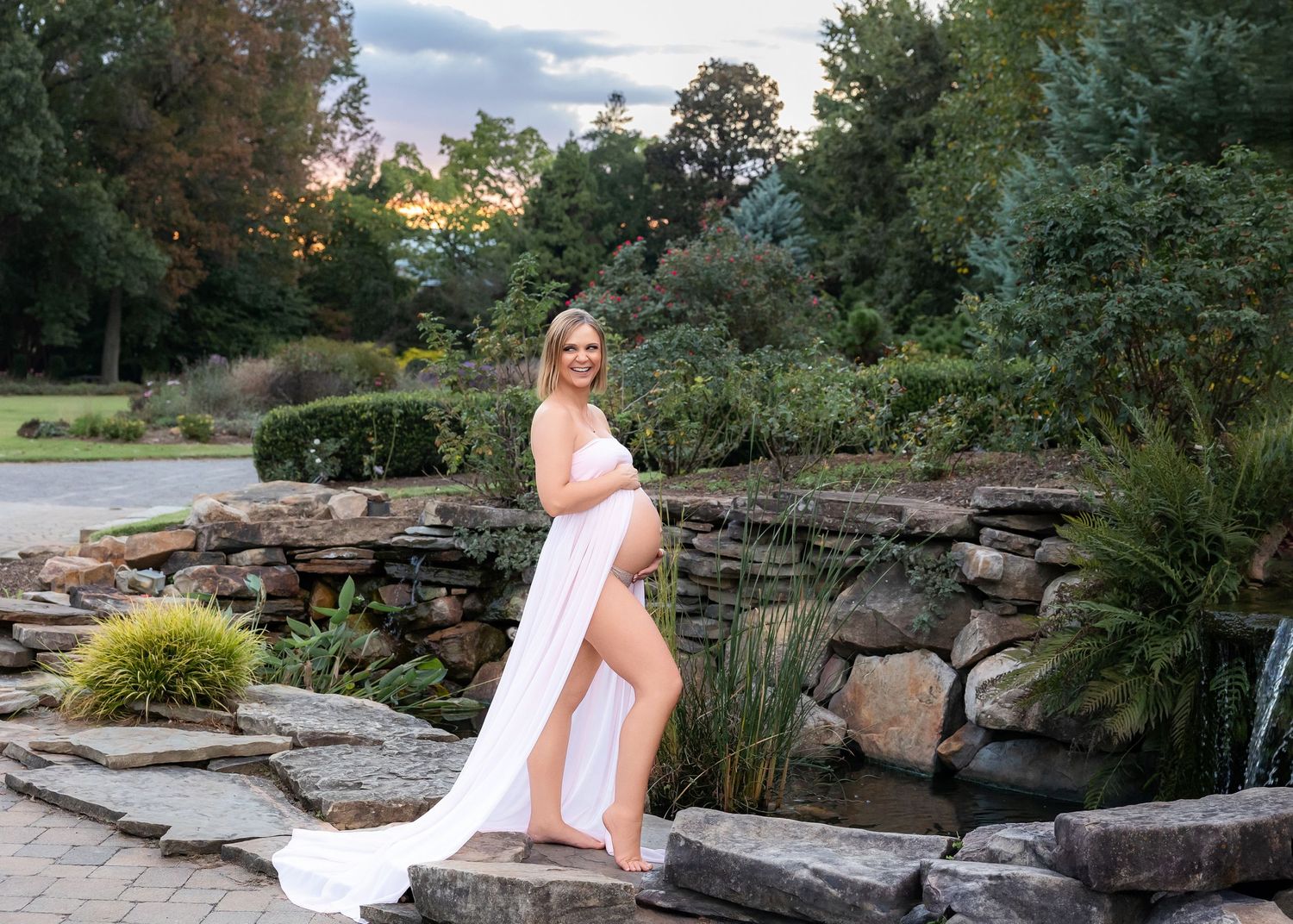 Knoxville Premier Maternity and Newborn Photographer