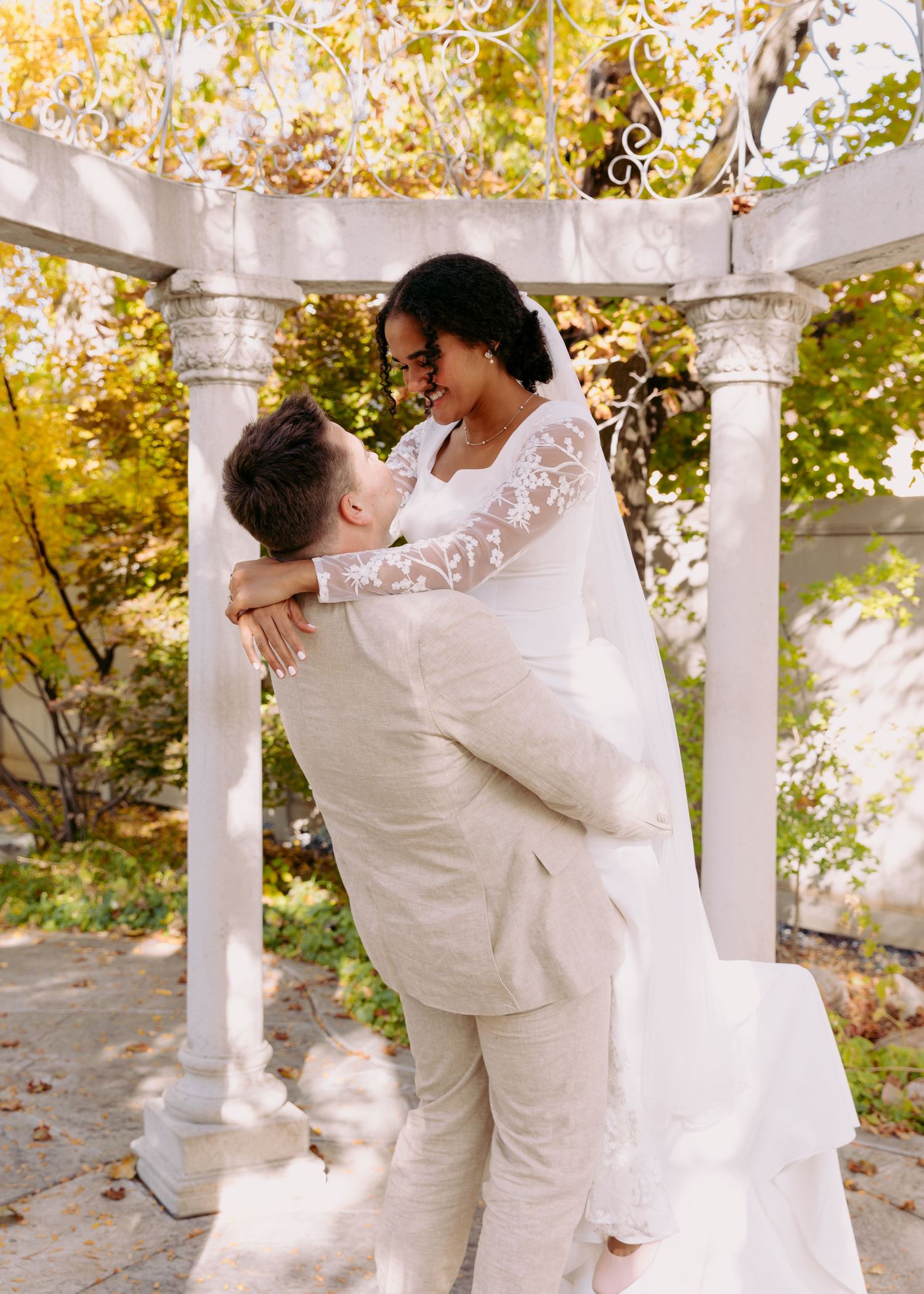 Utah wedding photographer capturing bridal photos at a bountiful venue