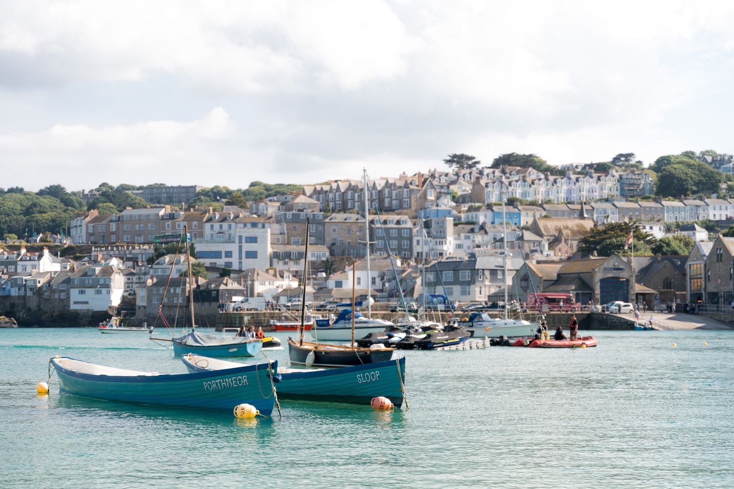 port de saint-yves dans les cornouailles en angleterre