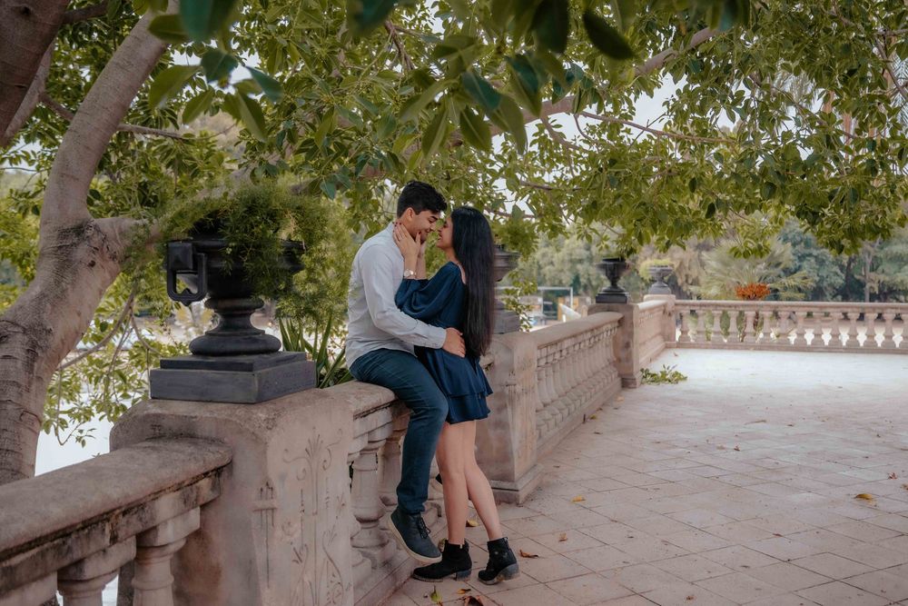 Intimate portrait of couple leaning foreheads together.