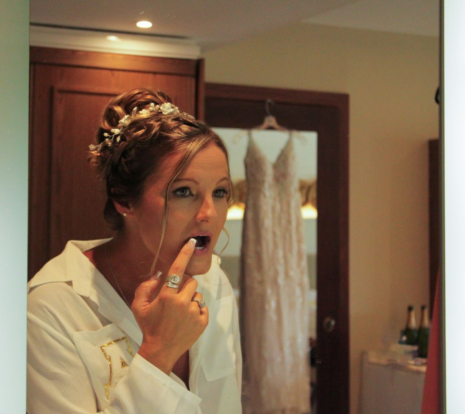 bride, getting ready, wedding