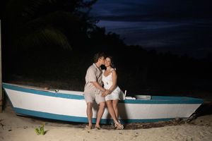 Captura la magia y emoción de tu historia de amor con sesiones de fotos Love Story profesionales en Puerto Rico, ponce San Juan