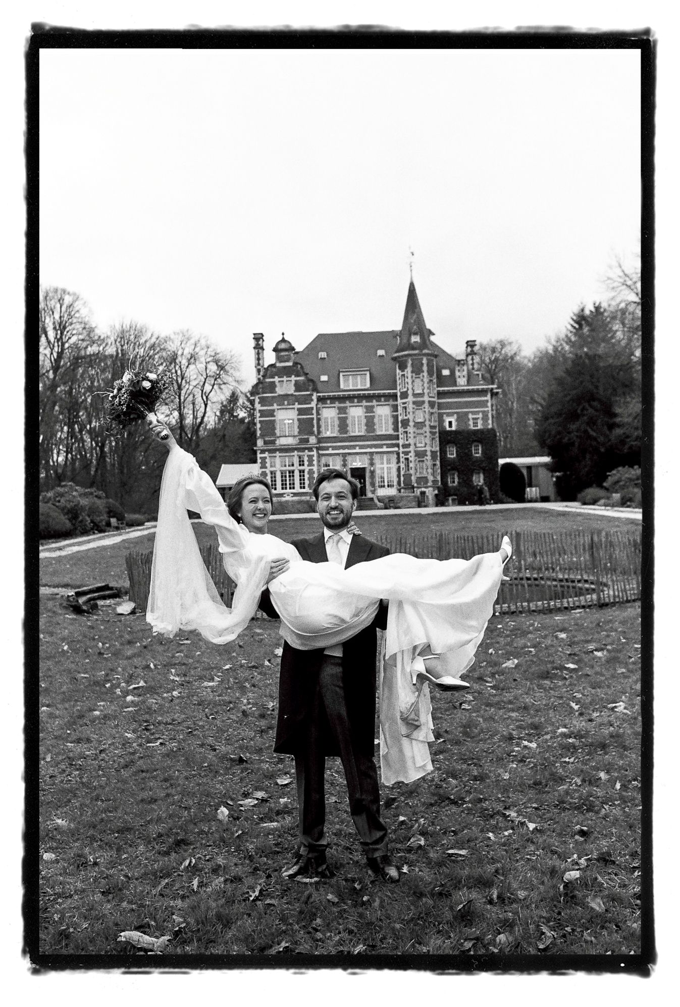 Photo des mariés au château à Terblock