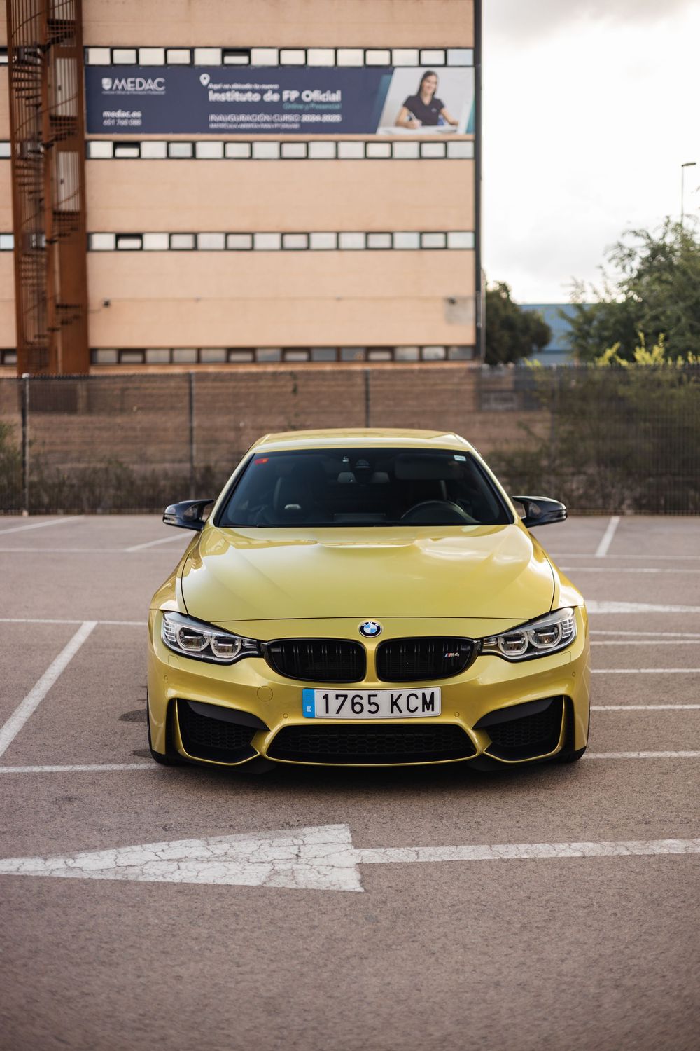 Fotografía de eventos de motor en Barcelona. Imágenes que destacan historia, diseño y valor de vehículos únicos.